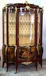 armoire and vitrin